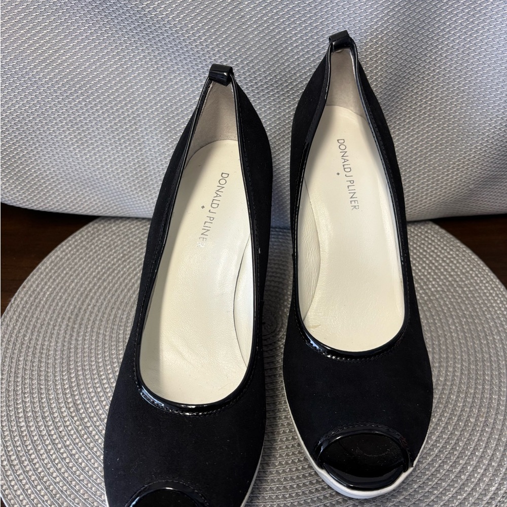 🟢Donald J Pliner peep toe glossy cork wedge in black and white & sneaker tread - Picture 2 of 3